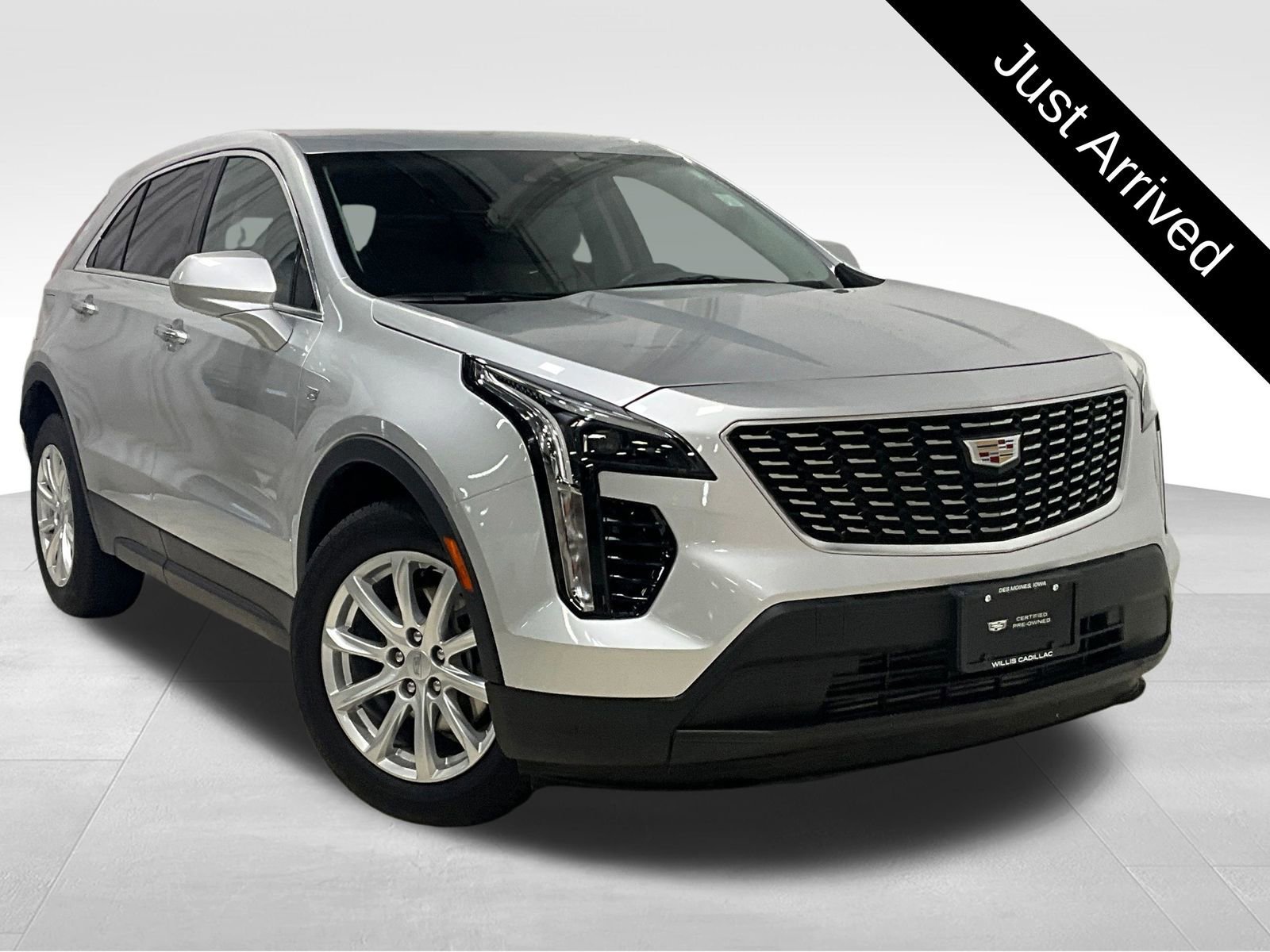Used 2021 Cadillac XT4 Luxury w/ Cold Weather Package AWD/4WD image 1