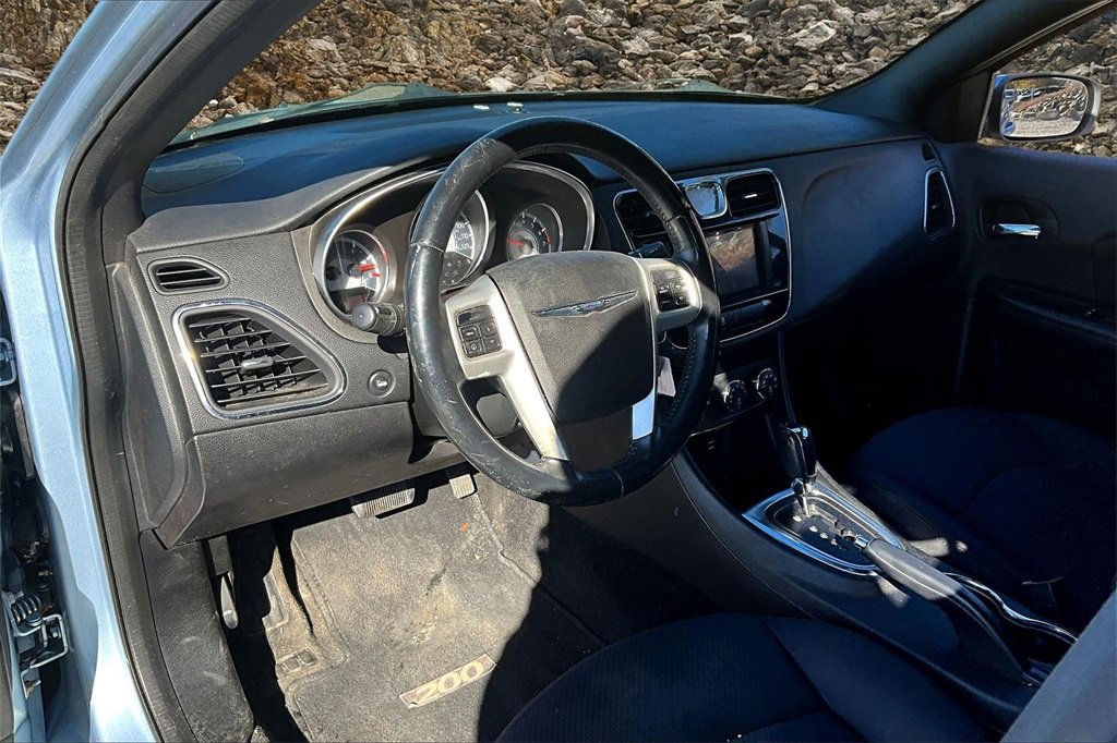Used 2014 Chrysler 200 Touring image 10