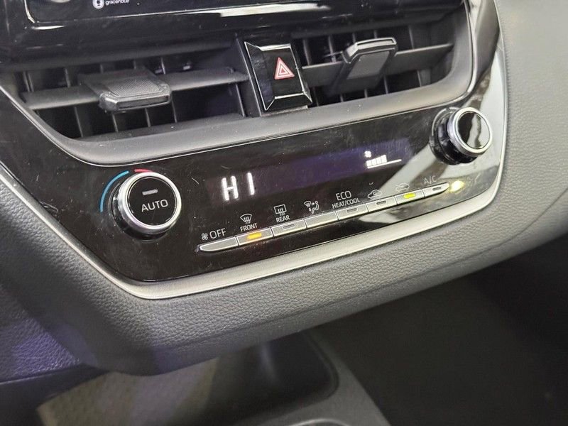 Used 2022 Toyota Corolla LE image 28