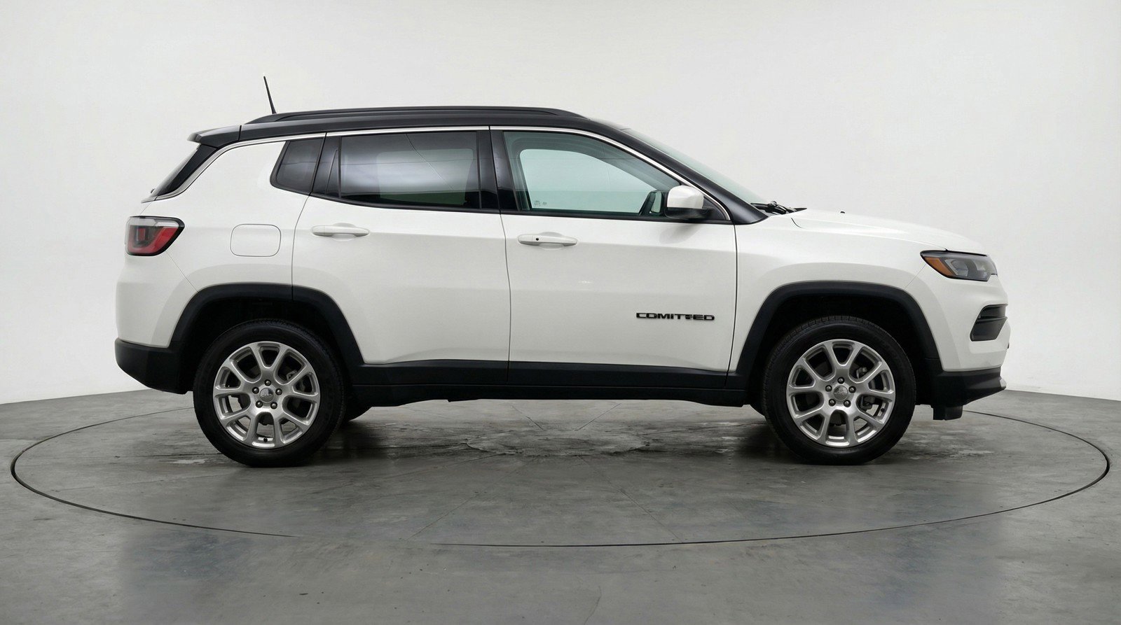 Used 2025 Jeep Compass Limited image 11