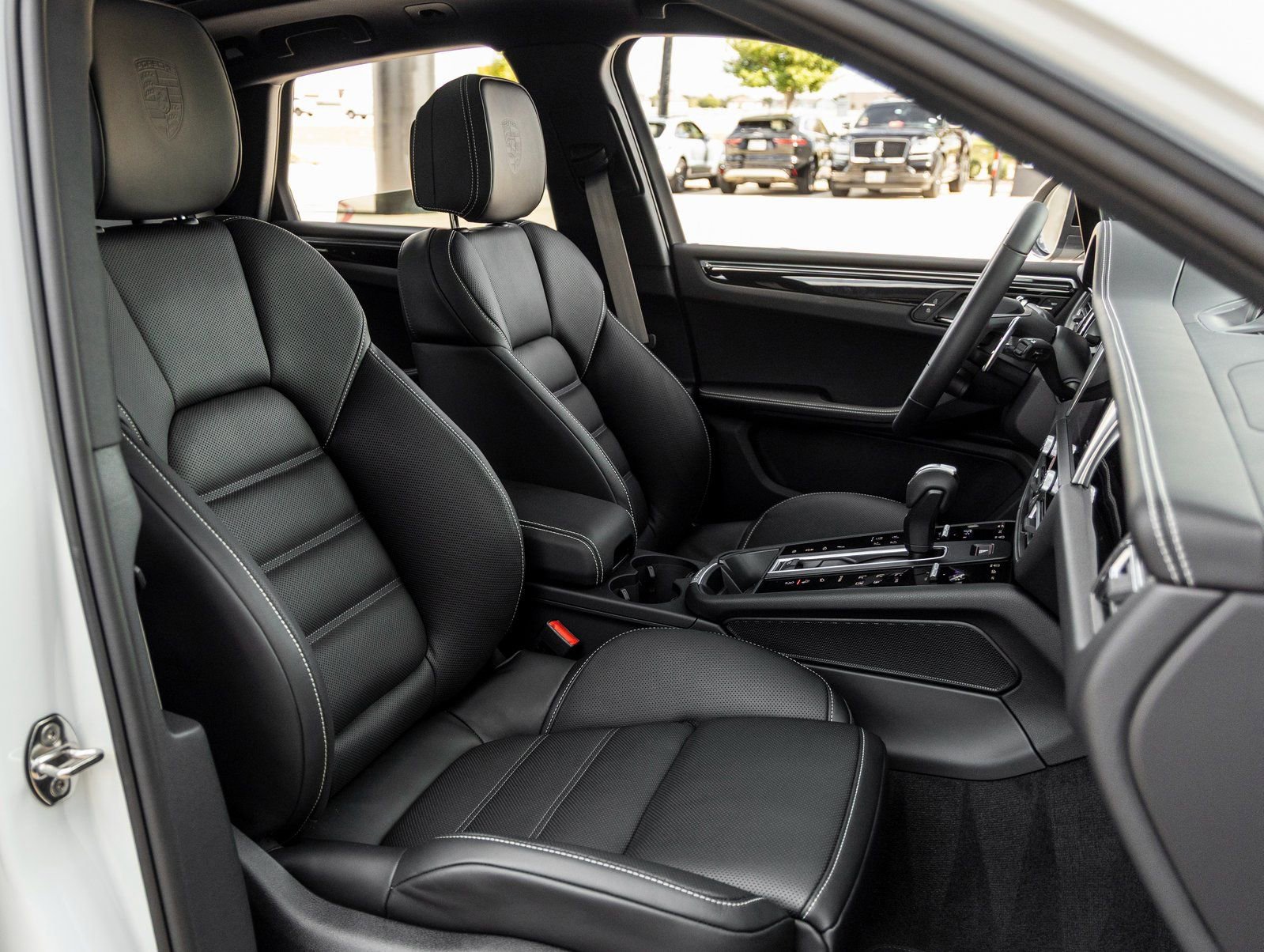 New 2026 Porsche Macan Turbo image 47