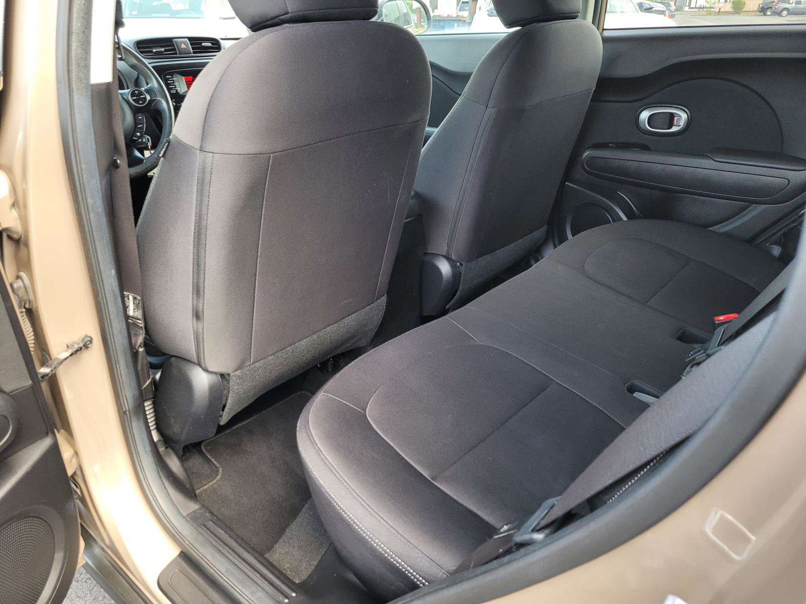 Used 2015 Kia Soul FWD image 14