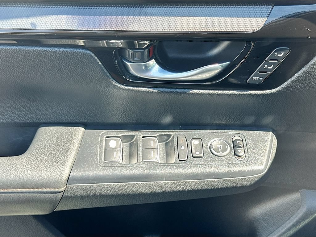 Used 2025 Honda CR-V Sport Touring image 18