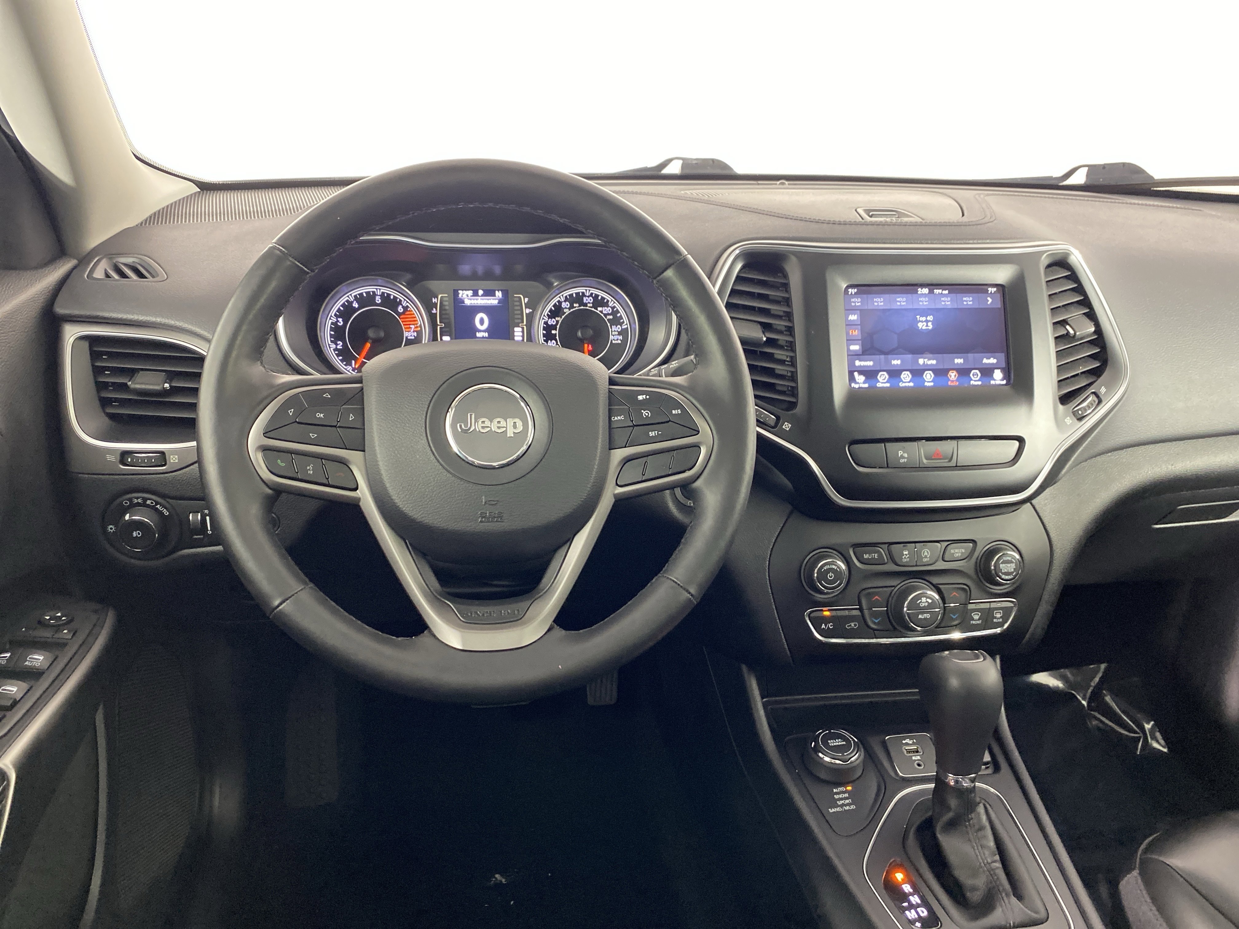 Used 2020 Jeep Cherokee Latitude Plus w/ Comfort/Convenience Group image 48