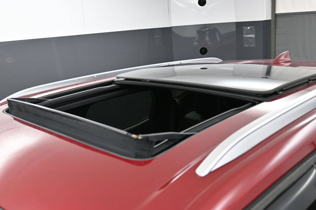 Used 2019 Chevrolet Blazer Premier w/ Sun and Wheels Package FWD image 10