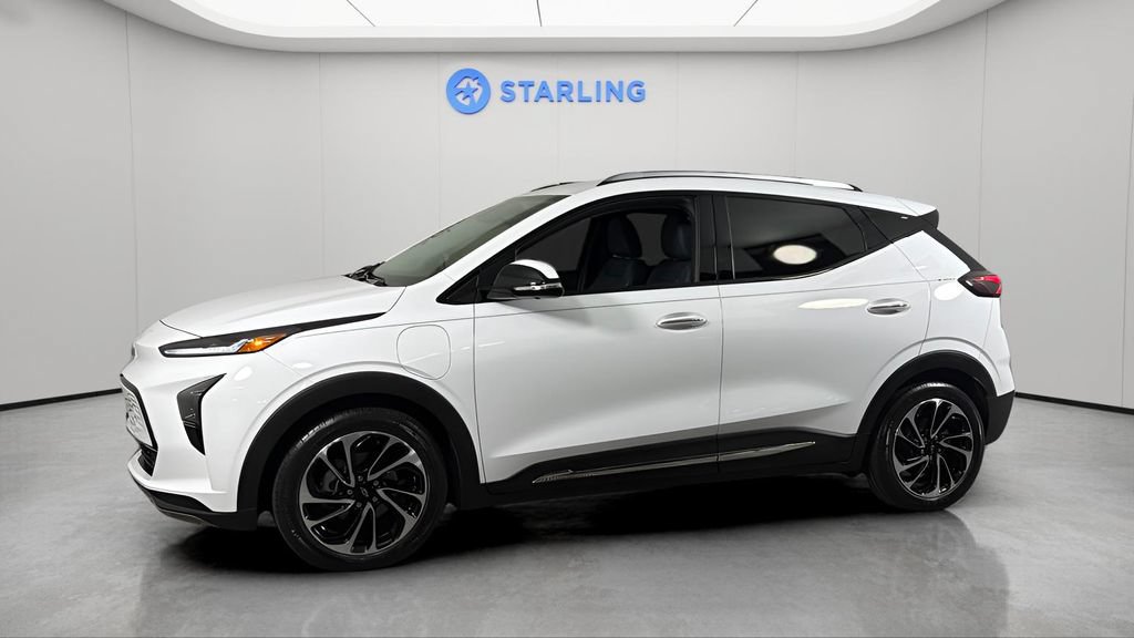 Certified 2023 Chevrolet Bolt EUV Premier FWD image 2