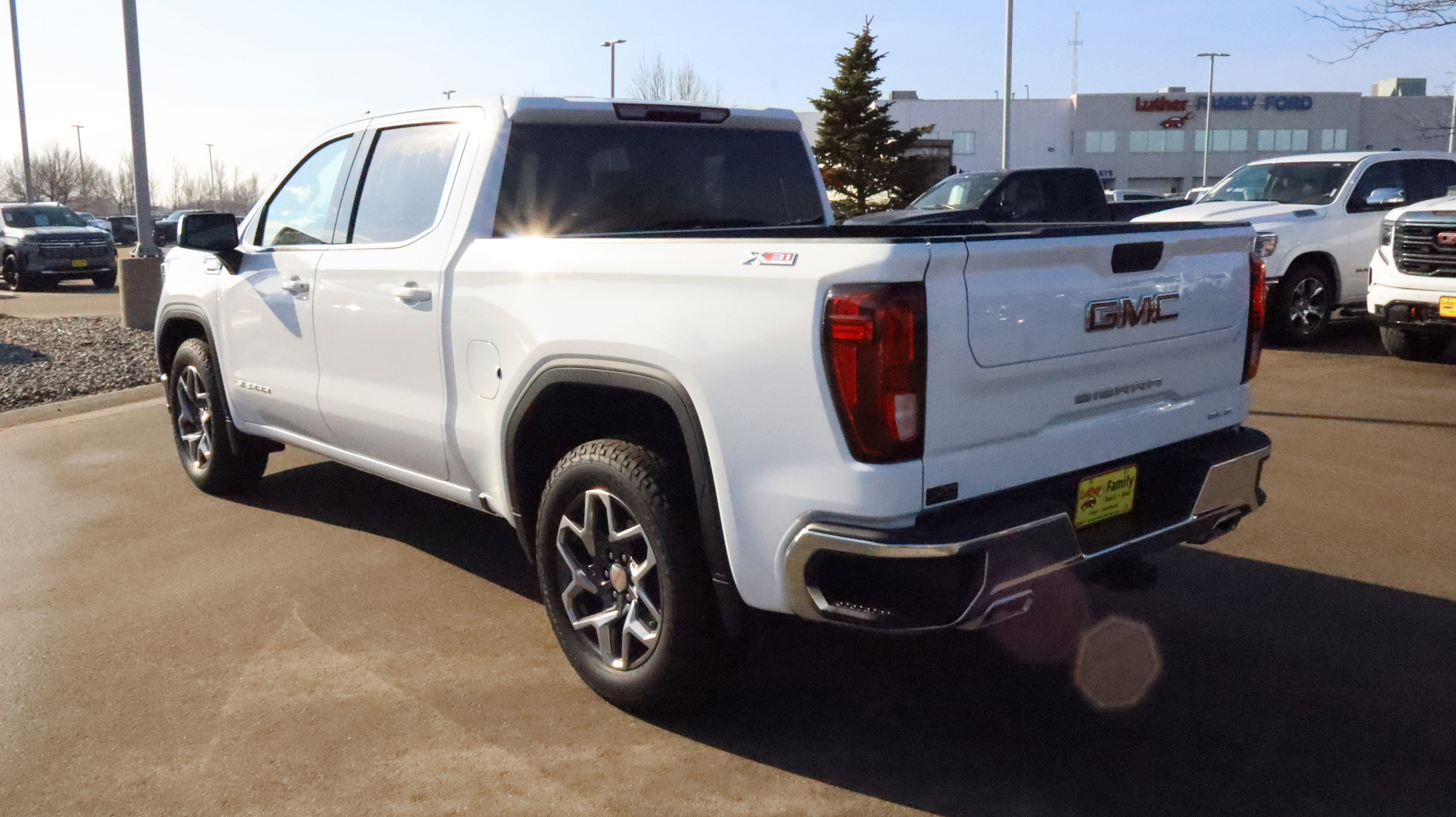 Certified 2023 GMC Sierra 1500 SLE AWD/4WD image 5