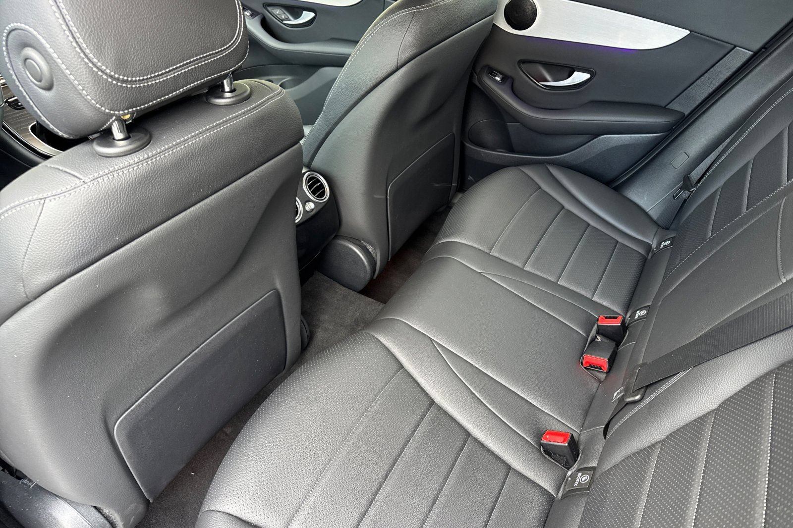 Used 2022 Mercedes-Benz GLC 300 w/ Premium Package Lite image 11