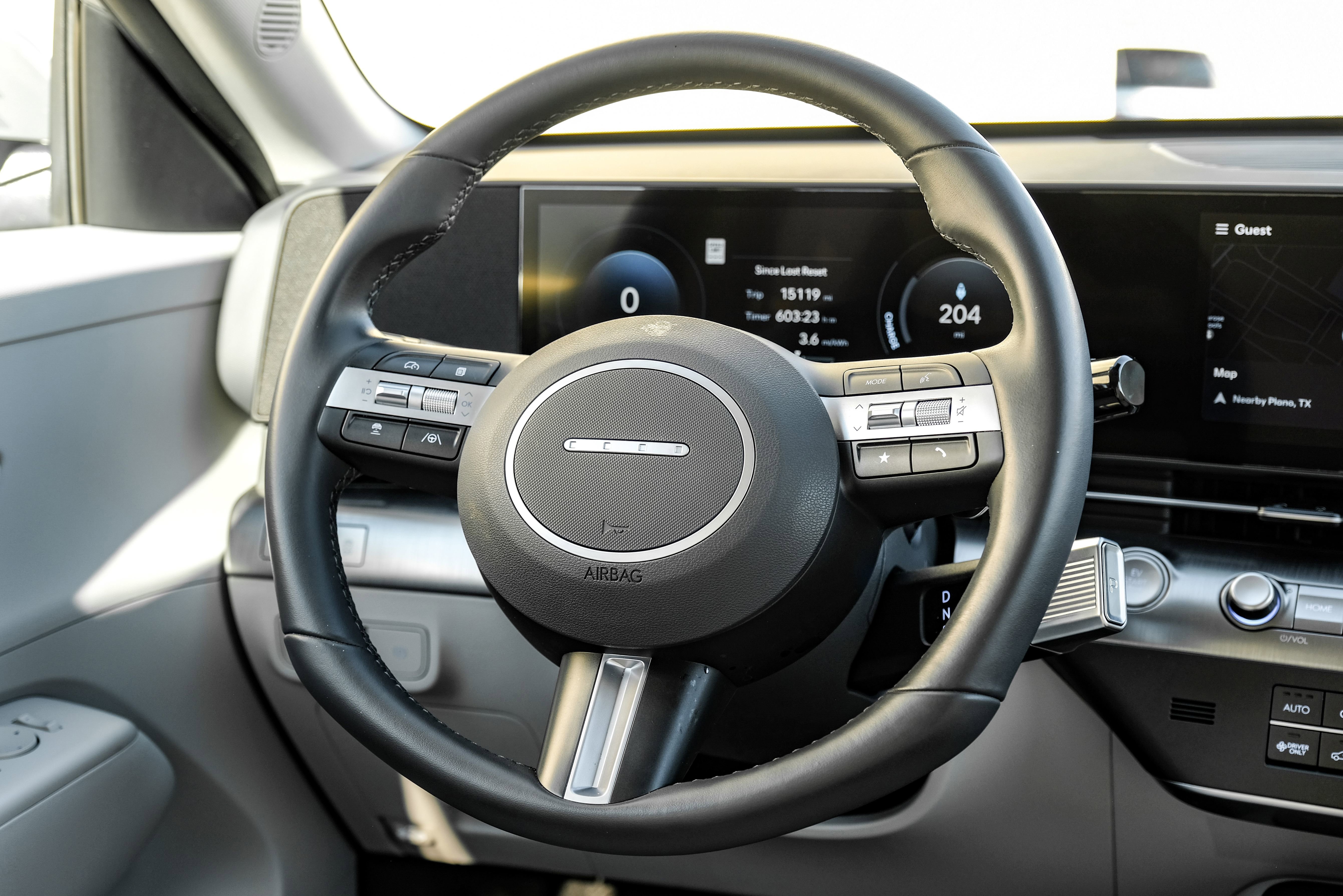 Used 2025 Hyundai Kona SEL FWD image 13