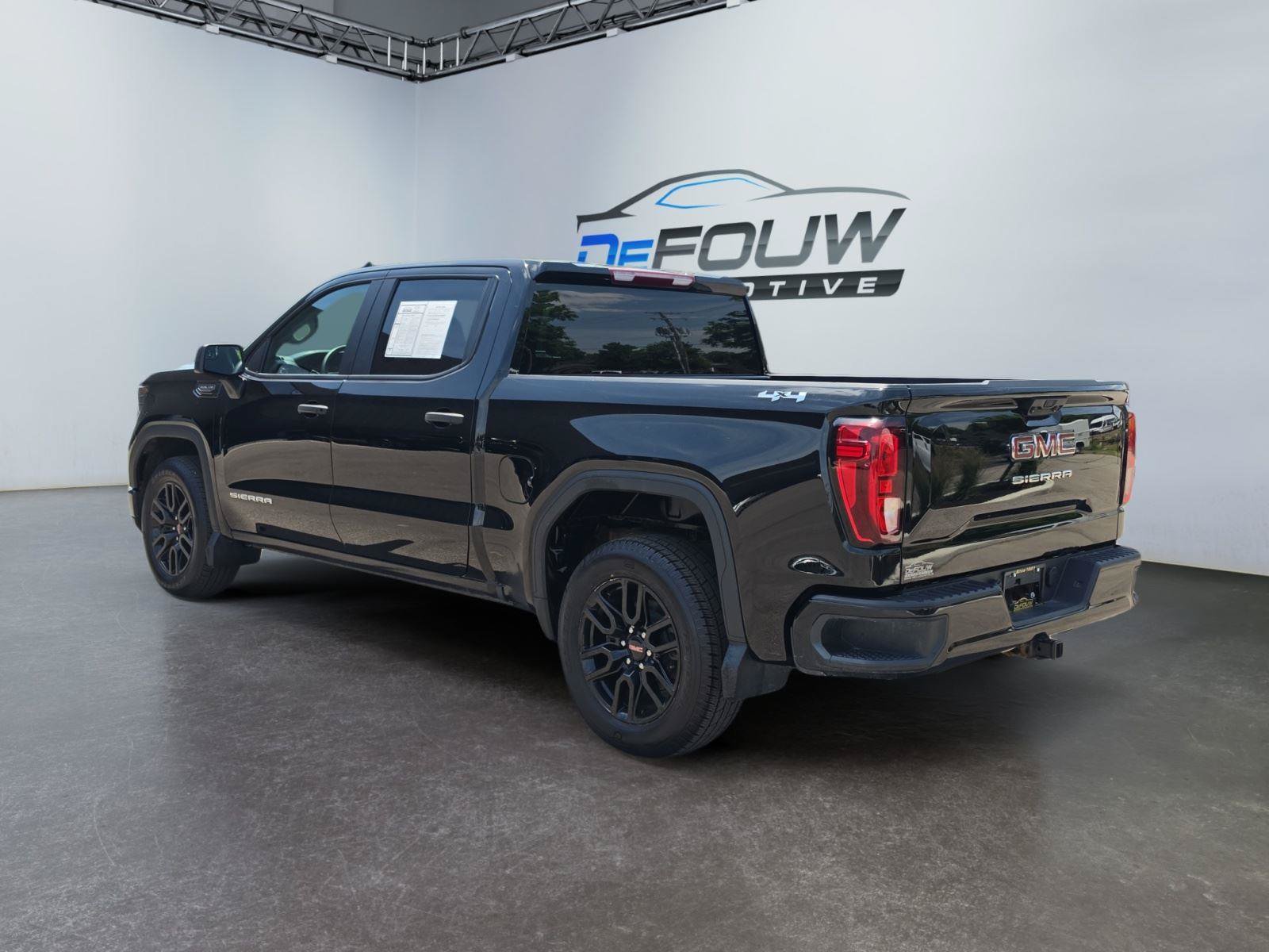 Used 2024 GMC Sierra 1500 Pro w/ Graphite Edition AWD/4WD image 5