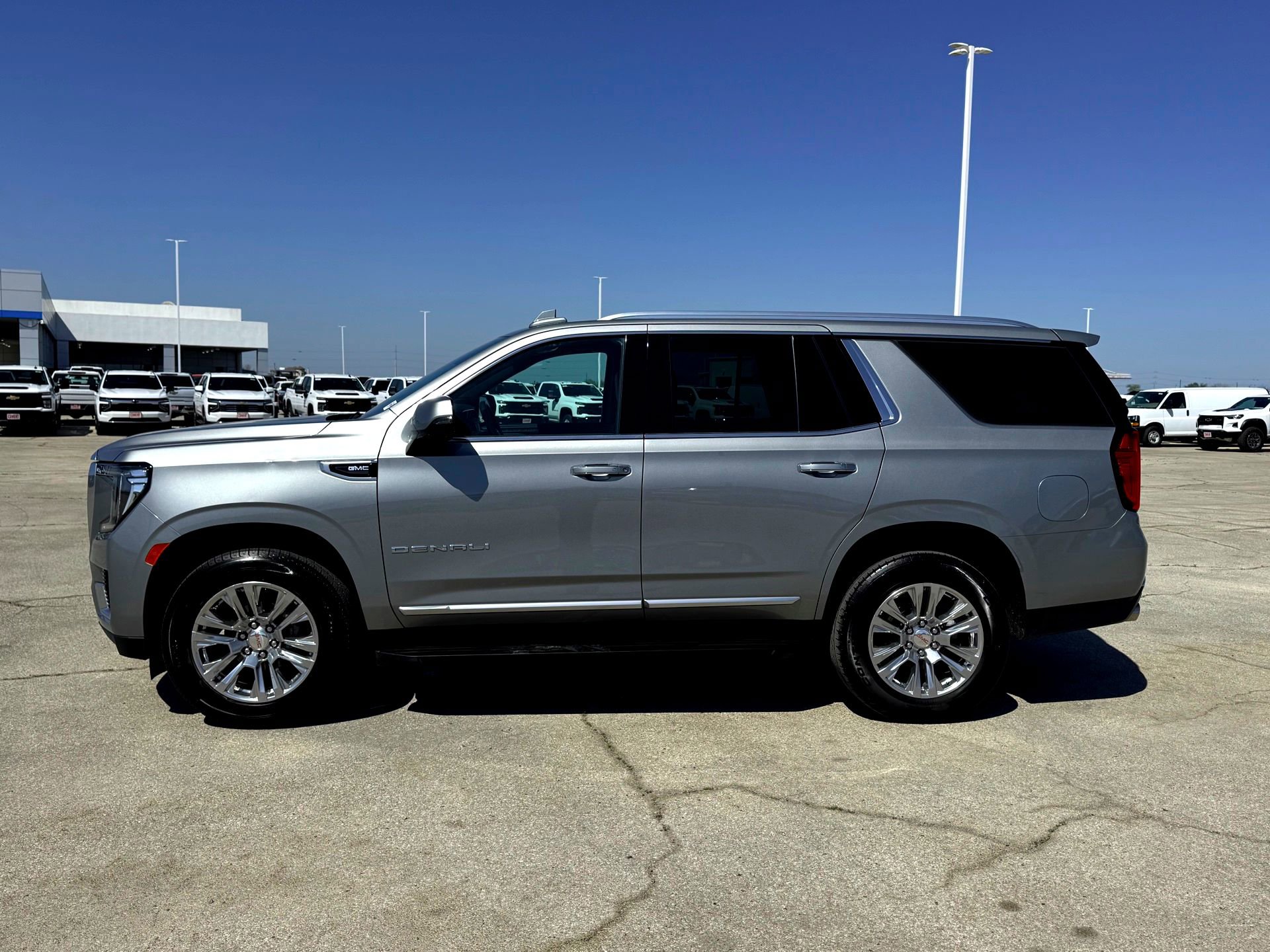 Used 2024 GMC Yukon Denali AWD/4WD image 10