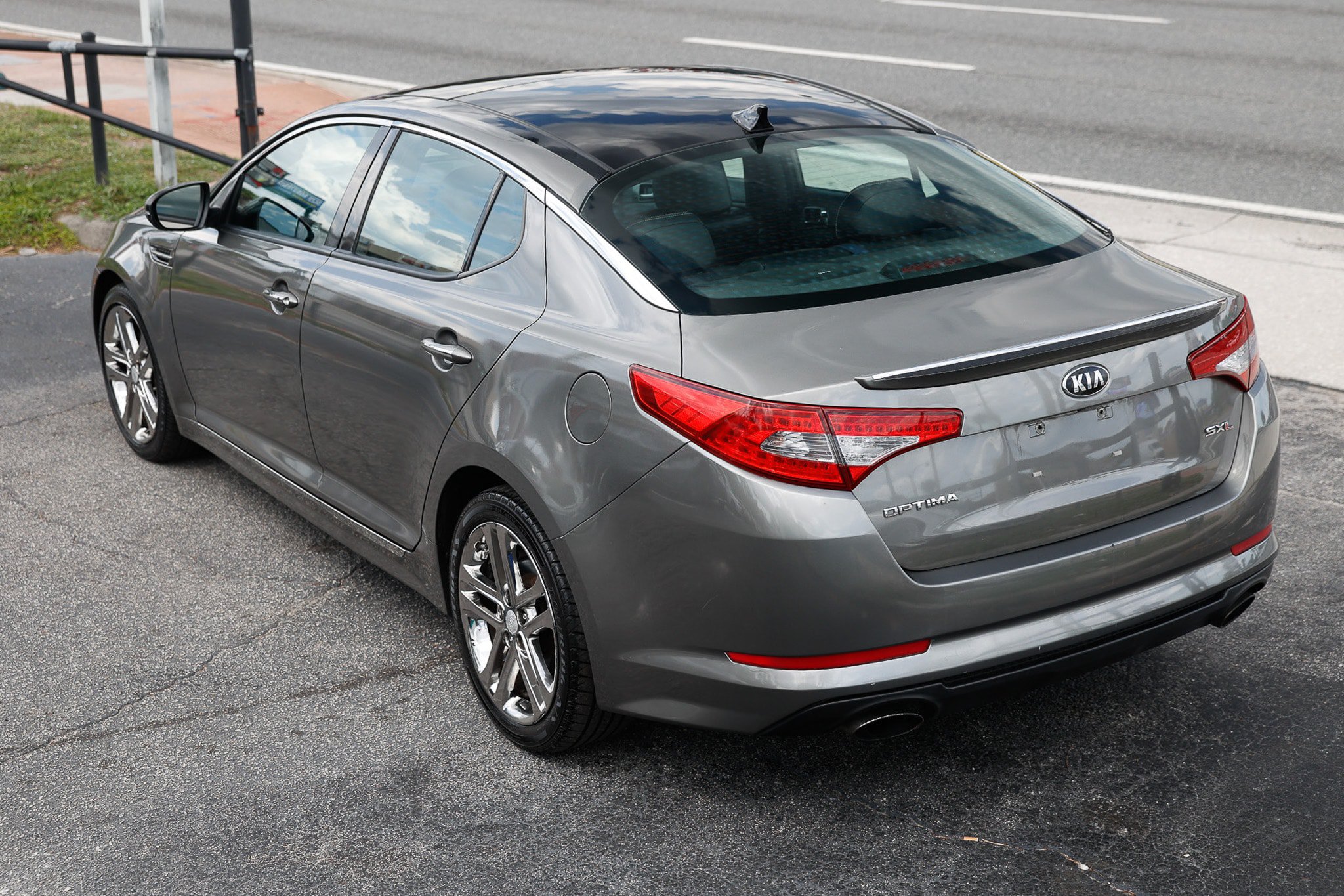 Used 2013 Kia Optima SX w/ Limited Pkg FWD image 8