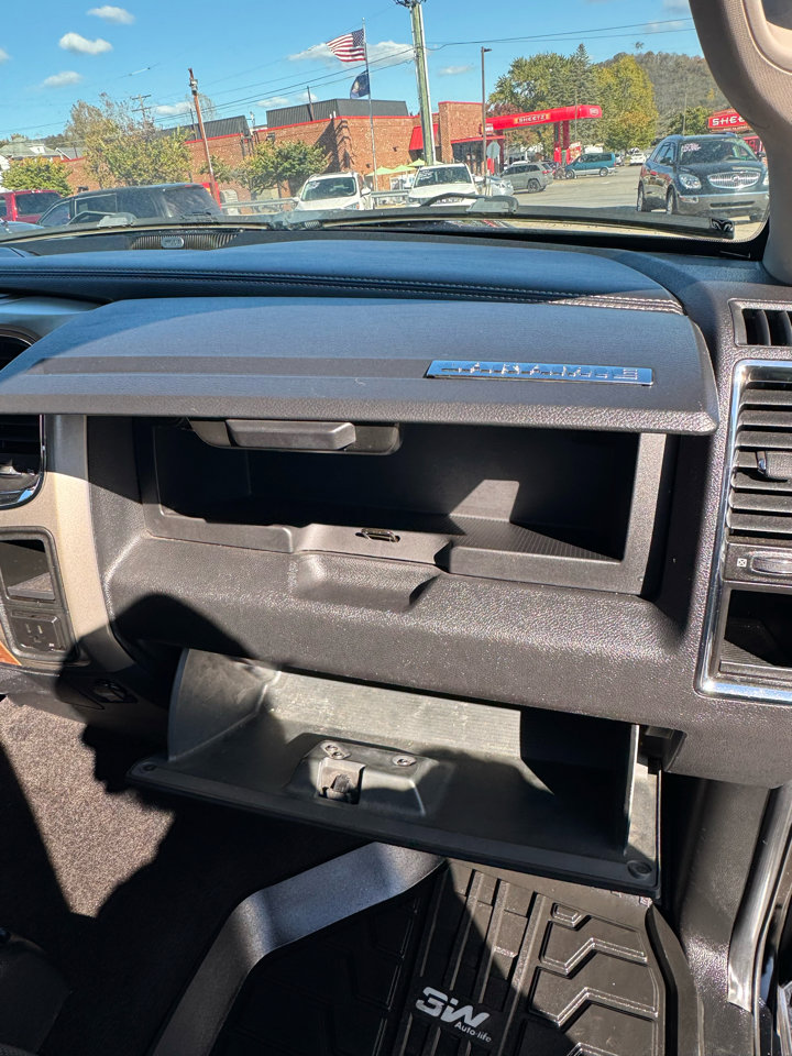 Used 2014 RAM 1500 Laramie w/ Convenience Group image 28