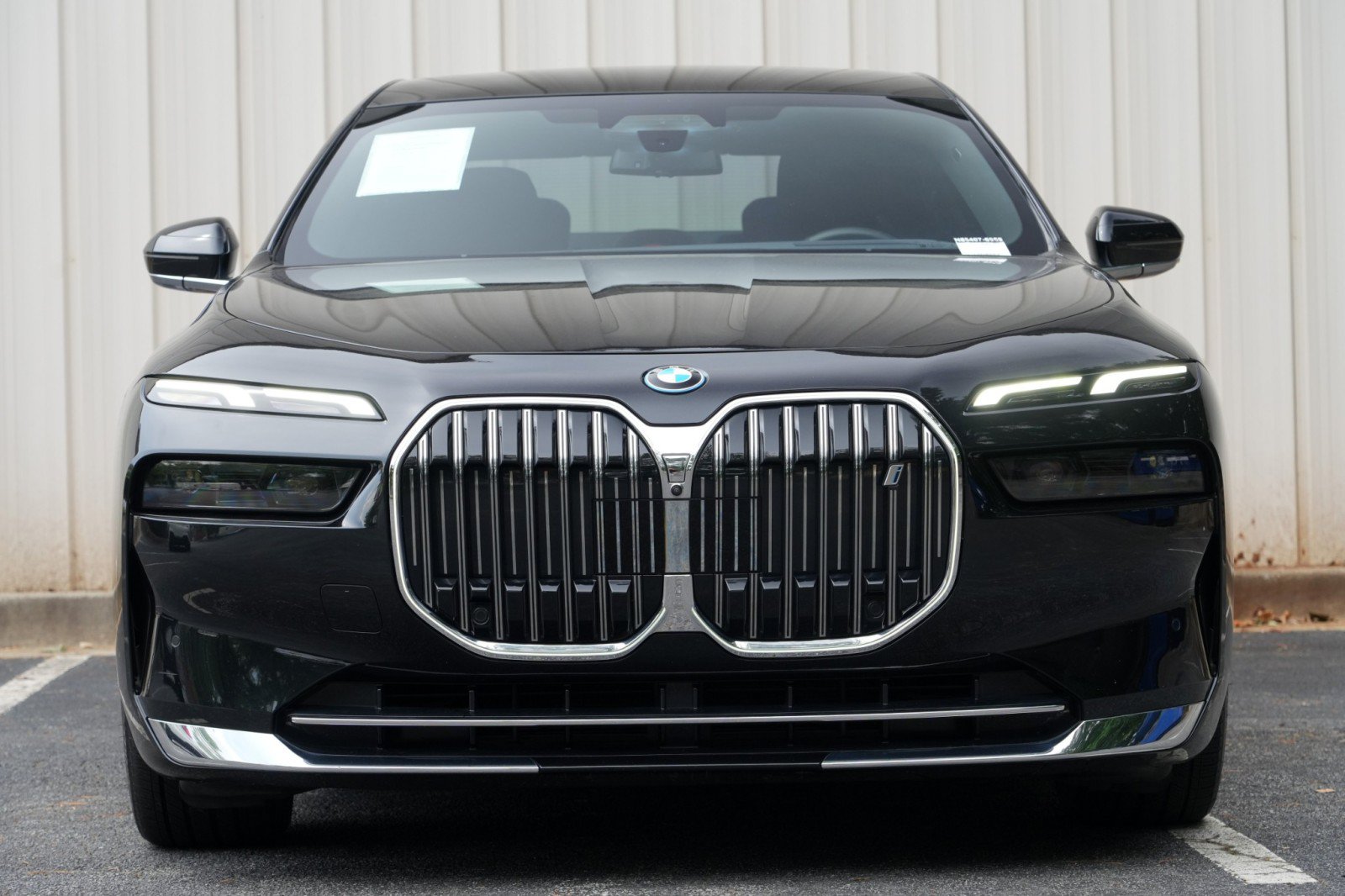Used 2023 BMW i7 xDrive60 AWD/4WD image 7