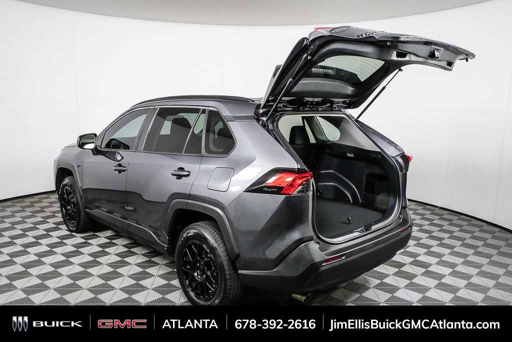 Used 2021 Toyota RAV4 LE image 30