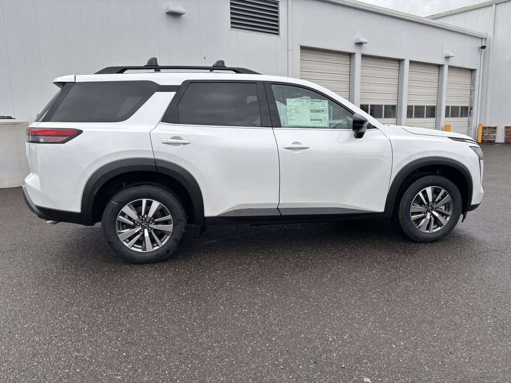 New 2026 Nissan Pathfinder SL image 8