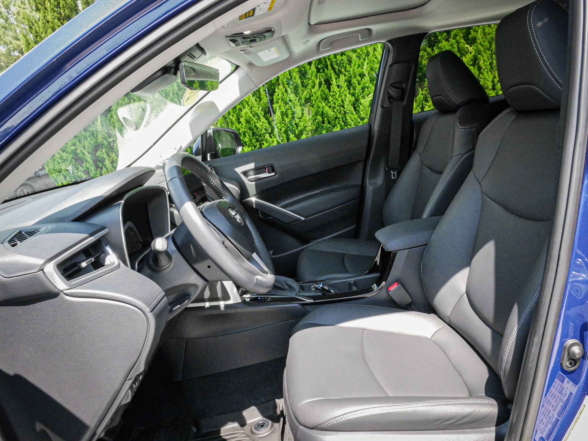 Used 2024 Toyota Corolla Cross XLE w/ Convenience Package AWD/4WD image 16
