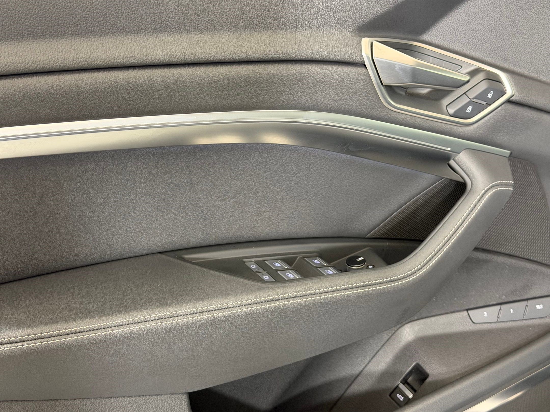 Used 2024 Audi Q8 e-tron Premium Plus w/ Premium Plus Package image 14