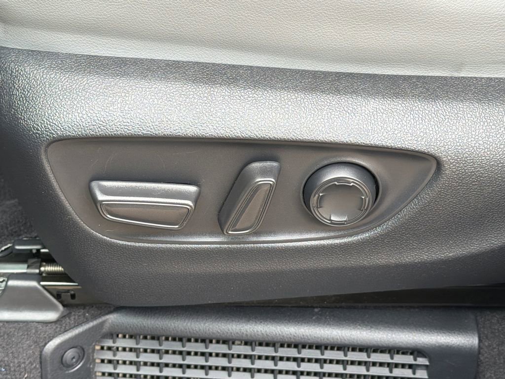 Used 2024 Toyota Sienna XLE image 22