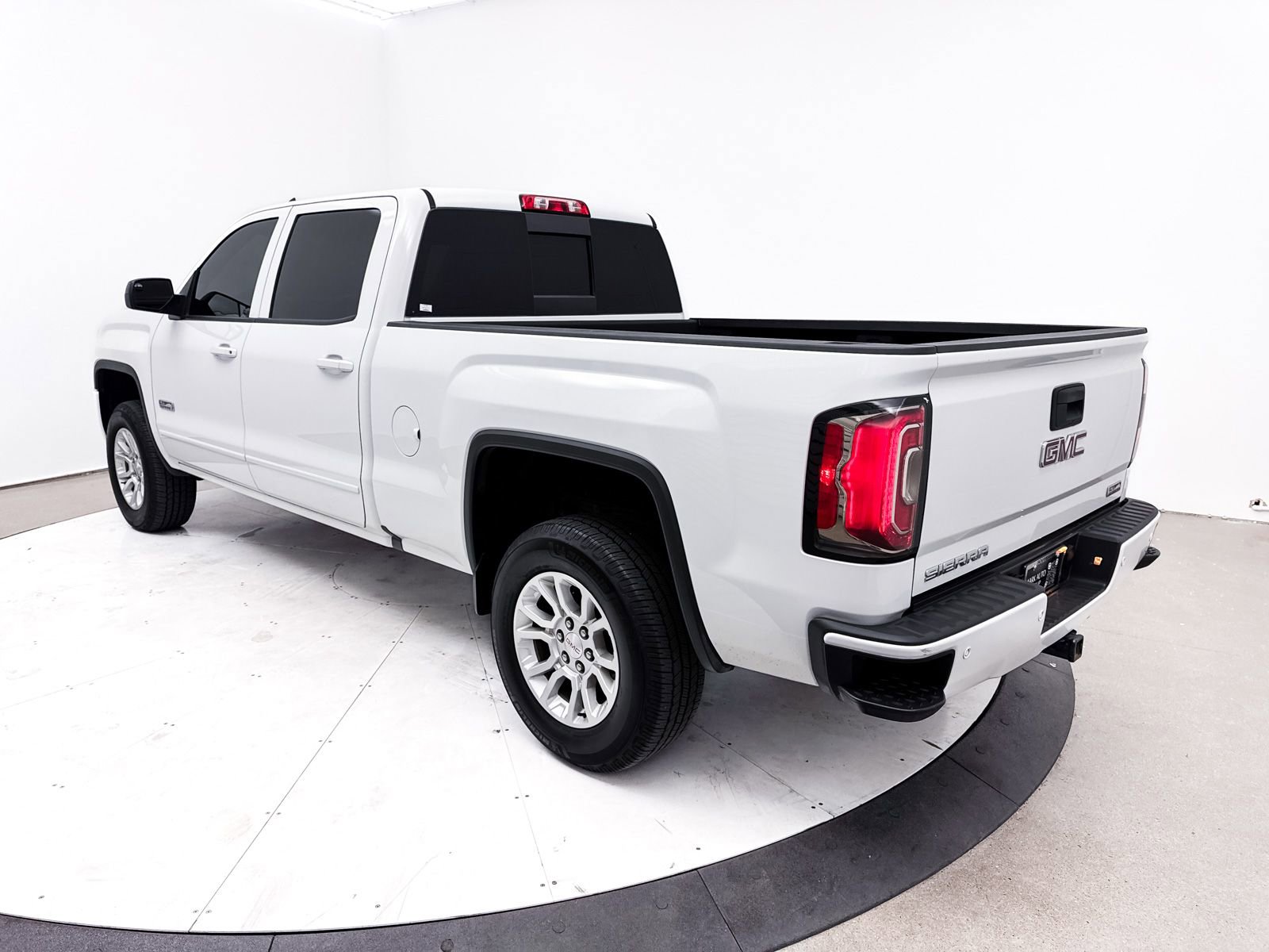 Used 2017 GMC Sierra 1500 SLT w/ All Terrain Package image 15