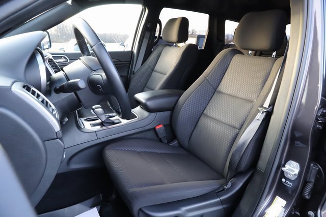 Used 2021 Jeep Grand Cherokee Laredo image 13