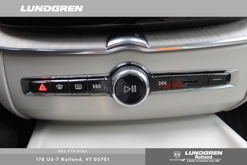 Used 2022 Volvo XC60 B6 Inscription w/ Advanced Package image 26