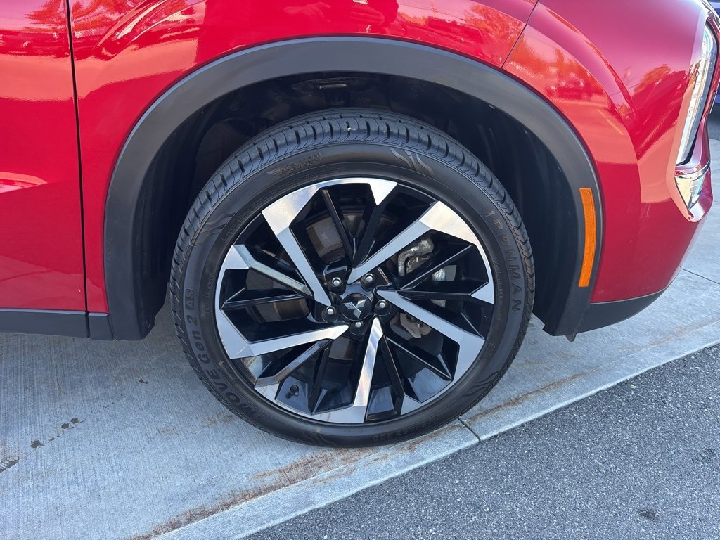 Used 2024 Mitsubishi Outlander SE image 12