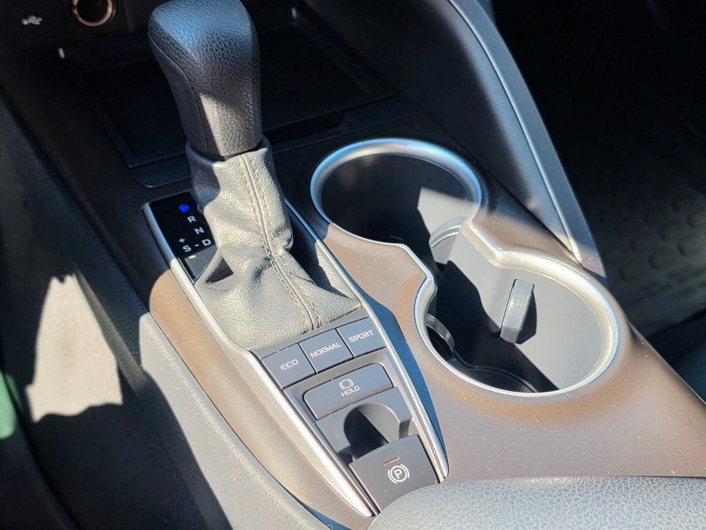 Used 2022 Toyota Camry LE AWD/4WD image 27
