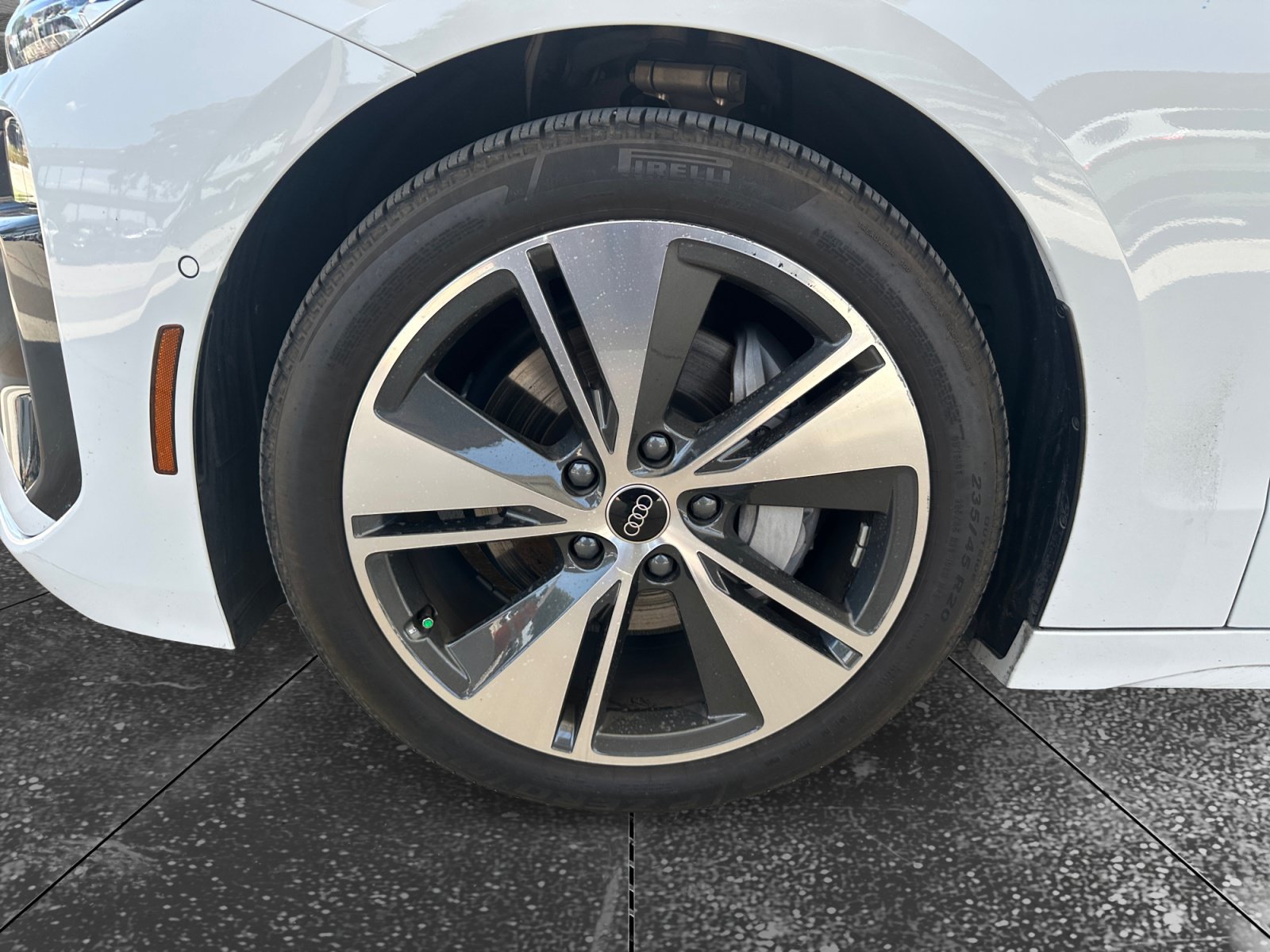 Used 2025 Audi A6 e-tron Premium Plus w/ Premium Plus RWD image 9