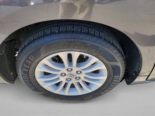 Used 2015 Toyota Sienna XLE image 11