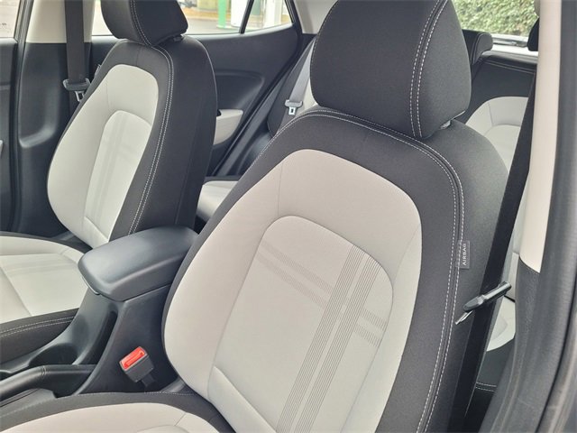 Used 2025 Hyundai Venue SEL image 13