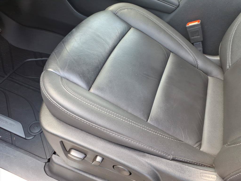 Used 2025 Chevrolet Suburban LT AWD/4WD image 22