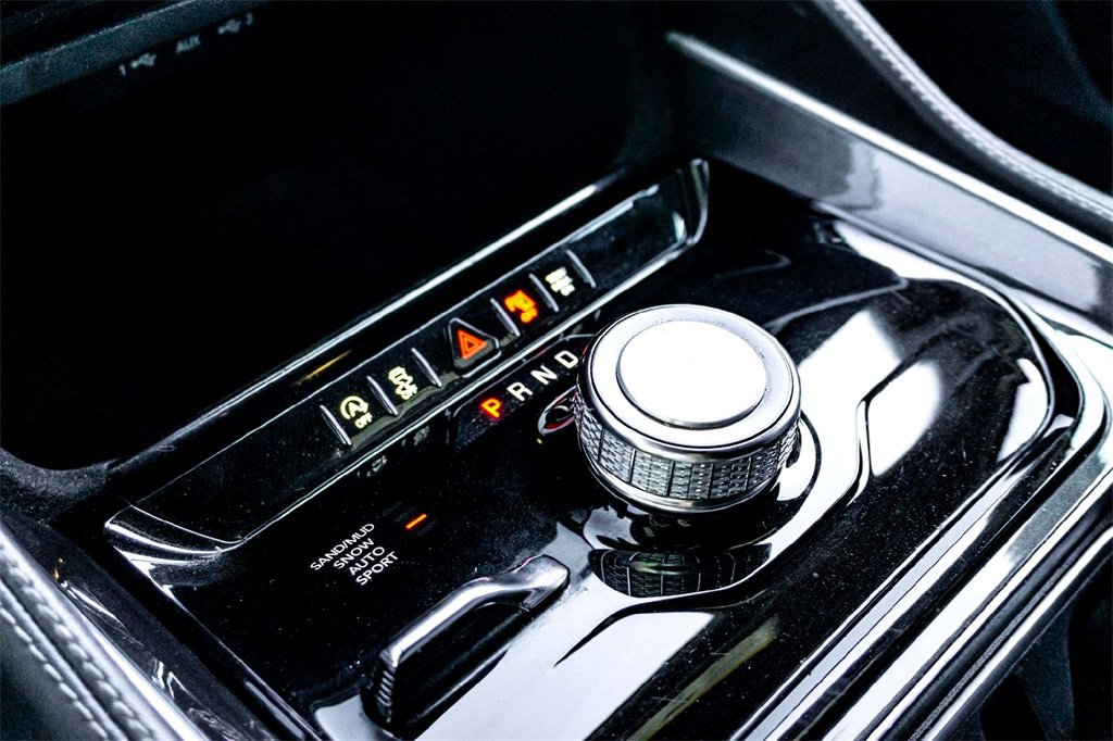 Used 2023 Jeep Wagoneer 4WD image 25