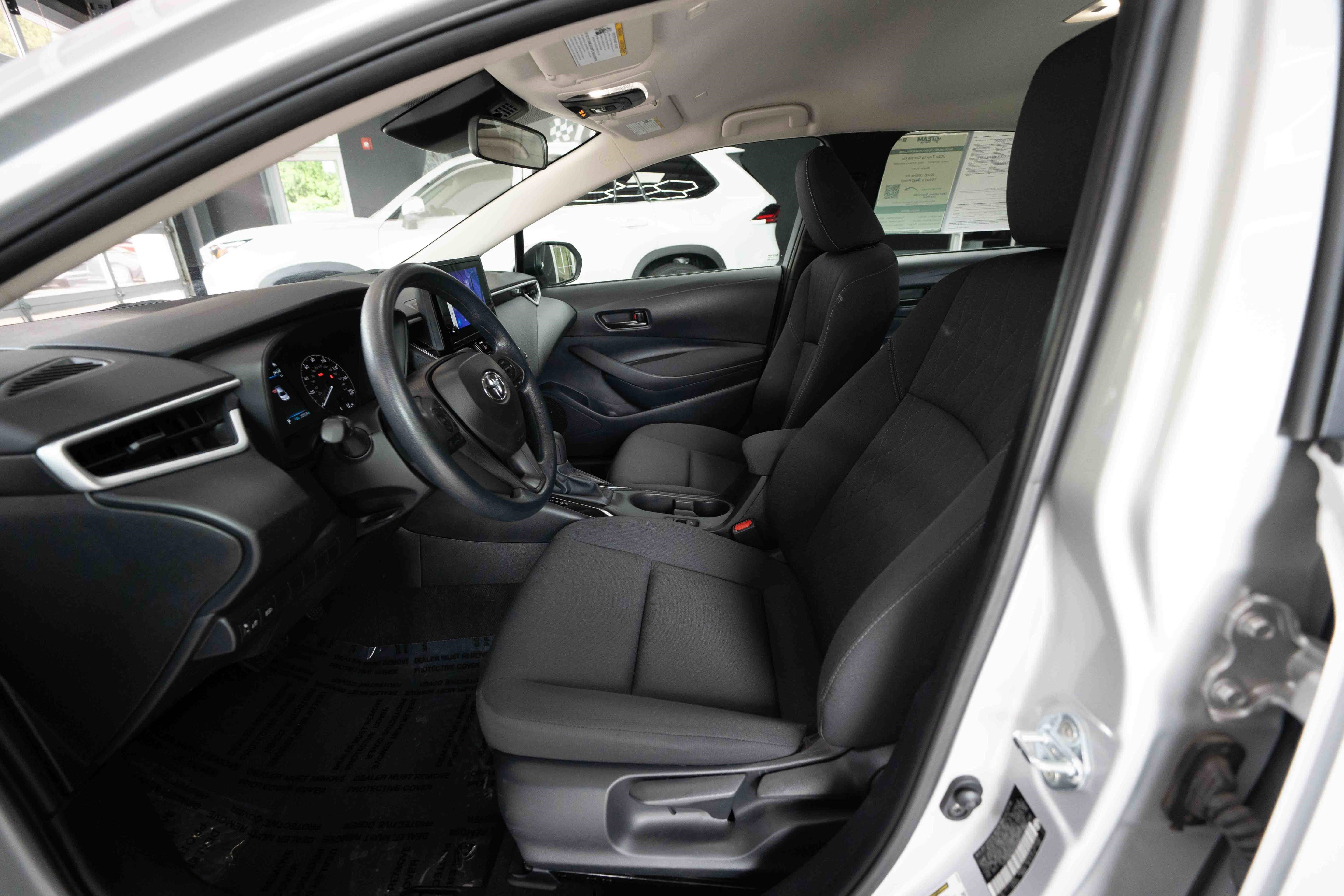 Used 2025 Toyota Corolla LE FWD image 9