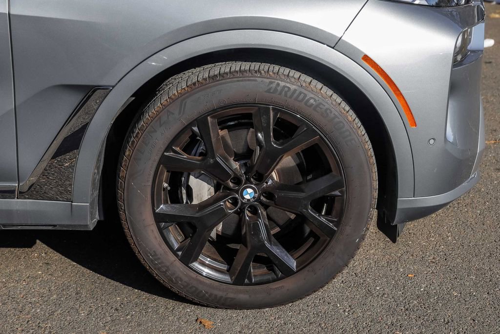 Used 2024 BMW X7 xDrive40i w/ Premium Package image 6