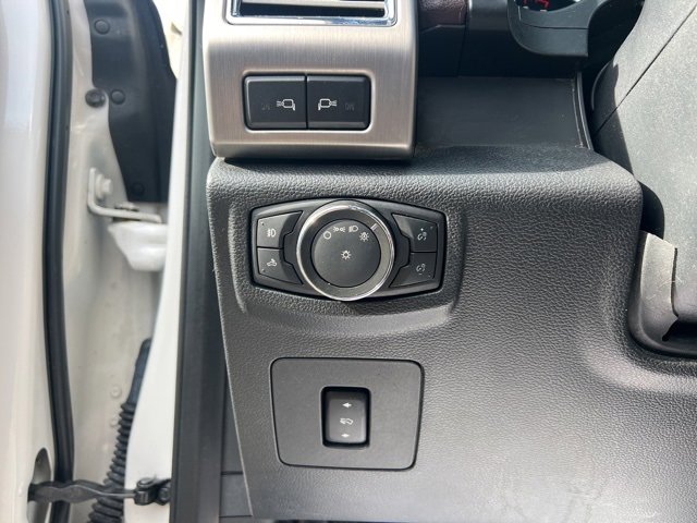 Used 2016 Ford F150 Platinum w/ Equipment Group 701A Luxury image 22