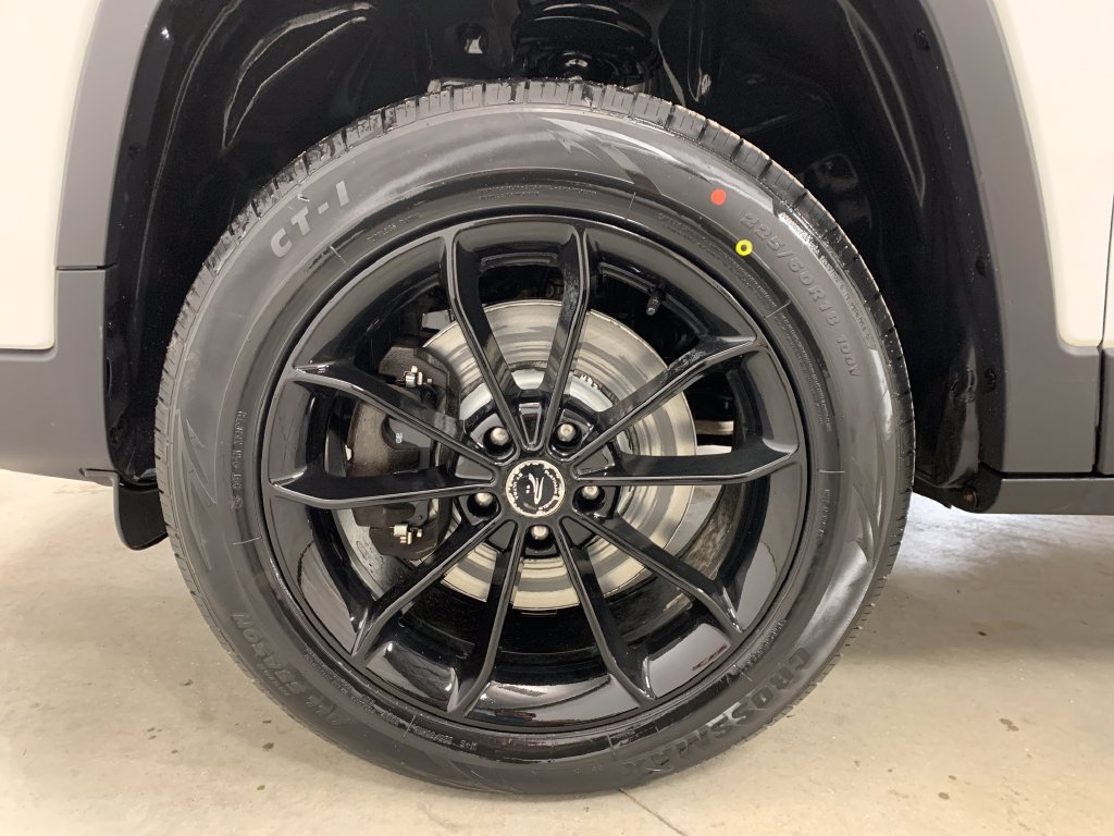 Used 2019 Jeep Cherokee Limited w/ Luxury Group AWD/4WD image 23