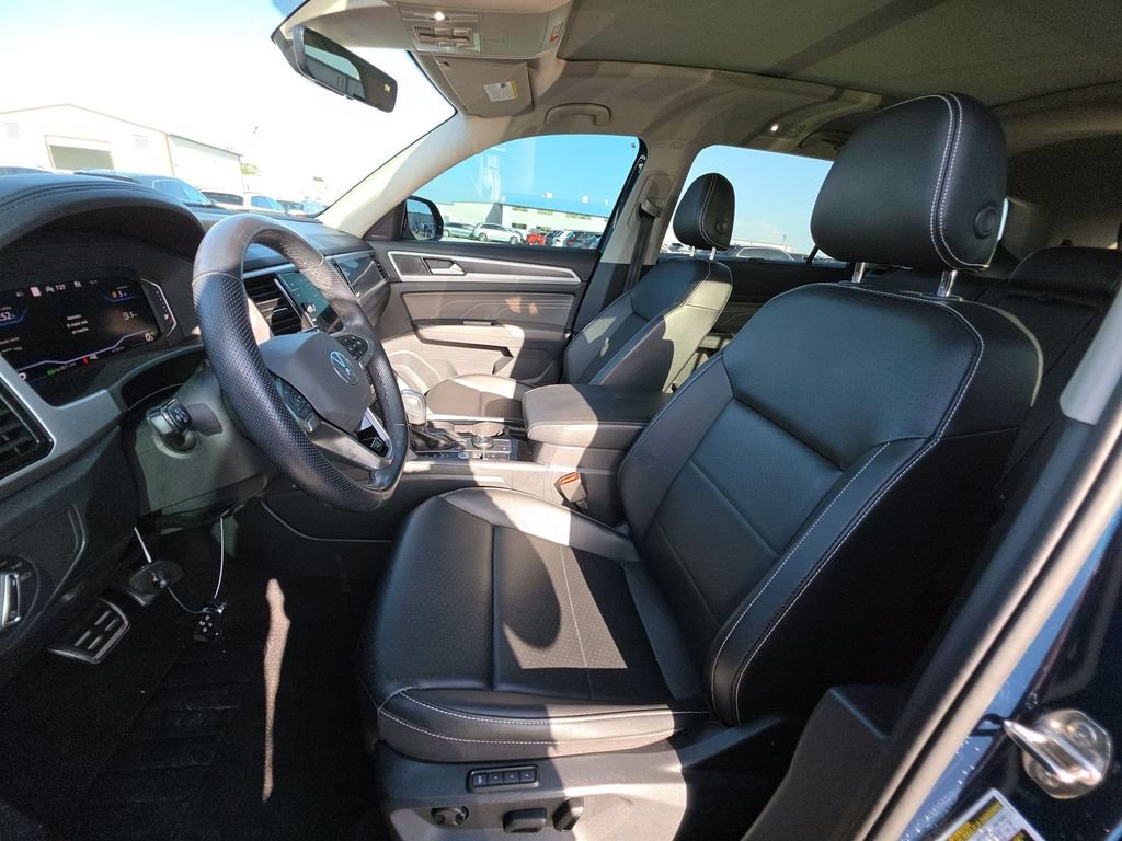 Used 2022 Volkswagen Atlas SEL R-Line AWD/4WD image 3