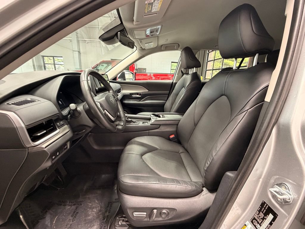 Used 2024 Toyota Grand Highlander AWD Hybrid image 19