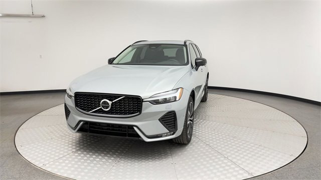 Certified 2025 Volvo XC60 B5 Plus image 7