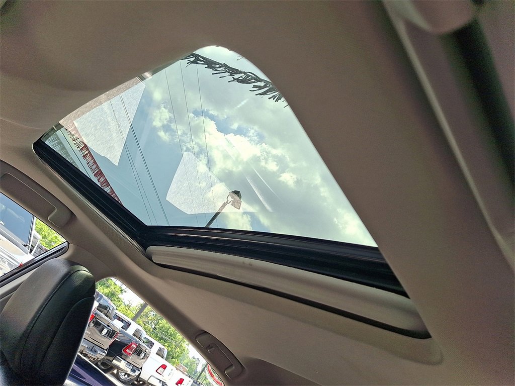 Used 2018 Toyota Avalon XLE Premium w/ All Weather Liner Package image 16