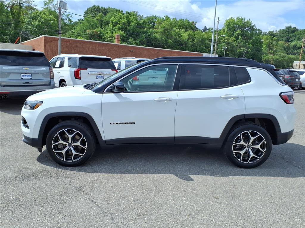 Used 2025 Jeep Compass Limited AWD/4WD image 7