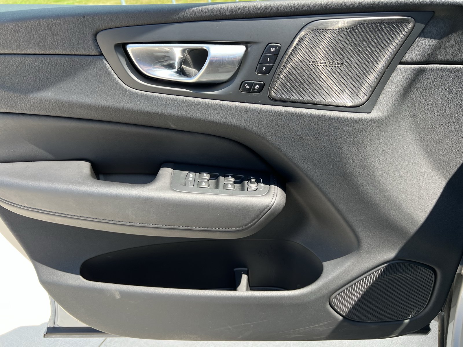 Used 2023 Volvo XC60 B5 Plus w/ Protection Package Premier FWD image 13
