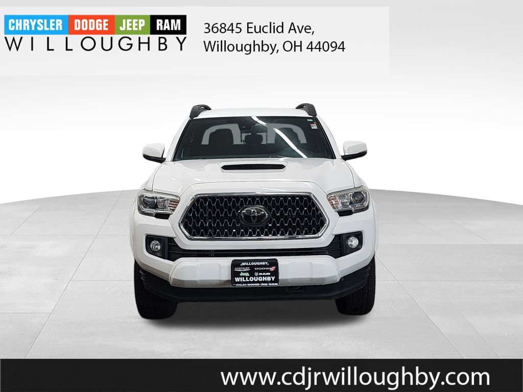 Used 2018 Toyota Tacoma TRD Sport w/ Exterior Package AWD/4WD image 2