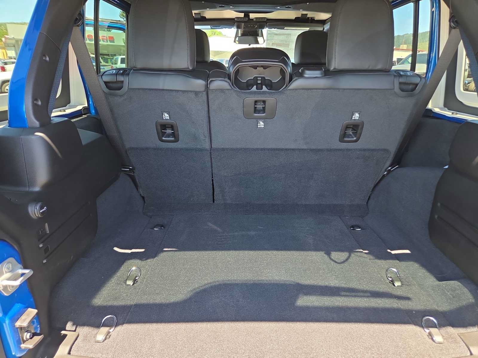 New 2026 Jeep Wrangler Unlimited Rubicon AWD/4WD image 27
