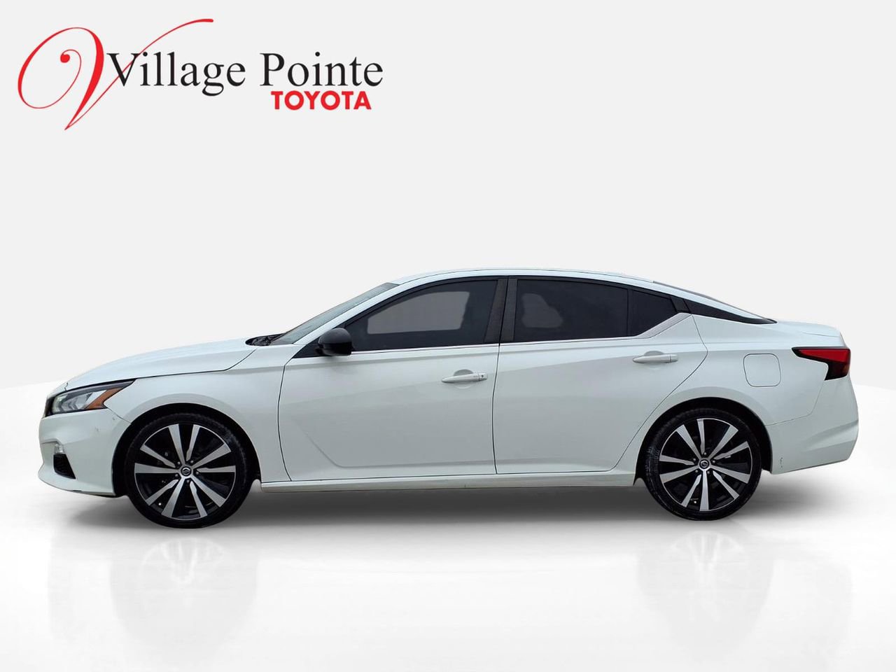 Used 2019 Nissan Altima 2.5 SR image 2