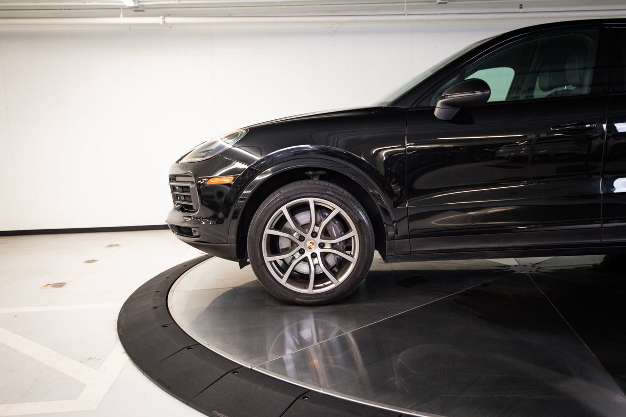 Certified 2023 Porsche Cayenne Platinum Edition AWD/4WD image 11