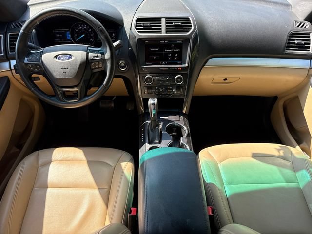 Used 2016 Ford Explorer XLT w/ Equipment Group 202A FWD image 12
