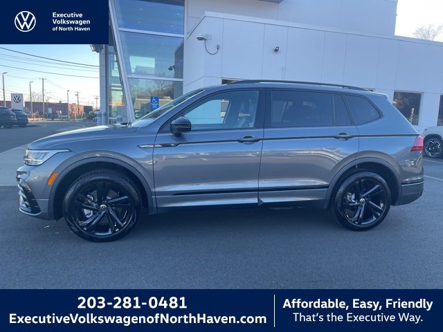 Certified 2024 Volkswagen Tiguan SE R-Line image 1