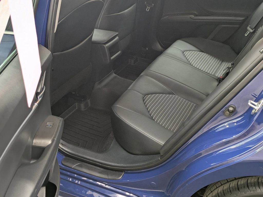 Used 2023 Toyota Camry SE image 21